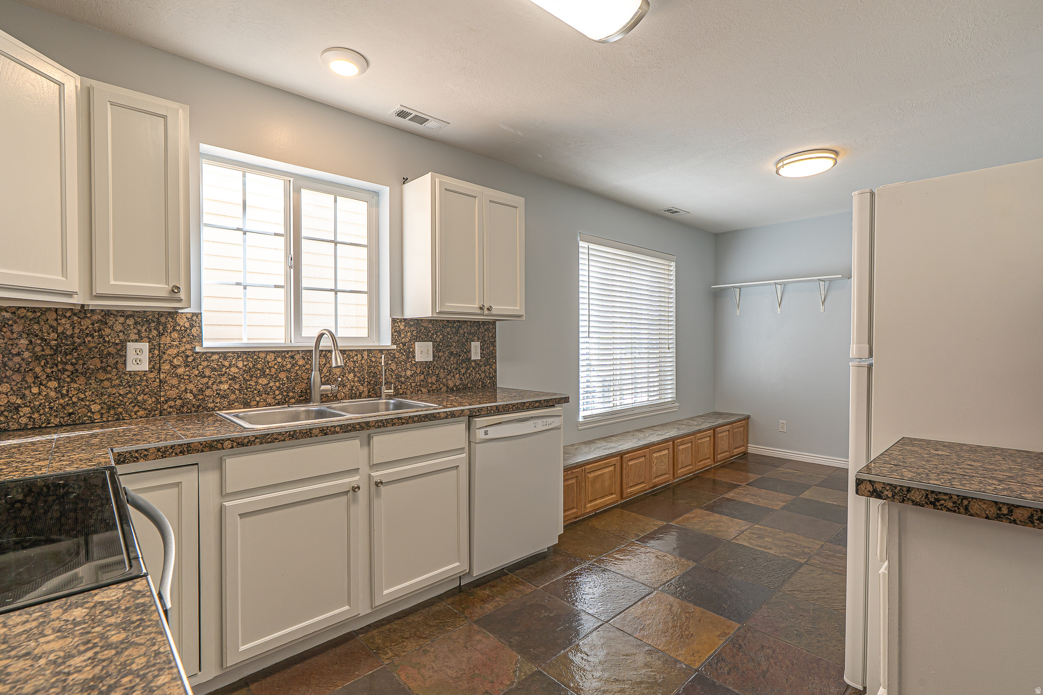 VICTORIAN VILLAGE - Residential