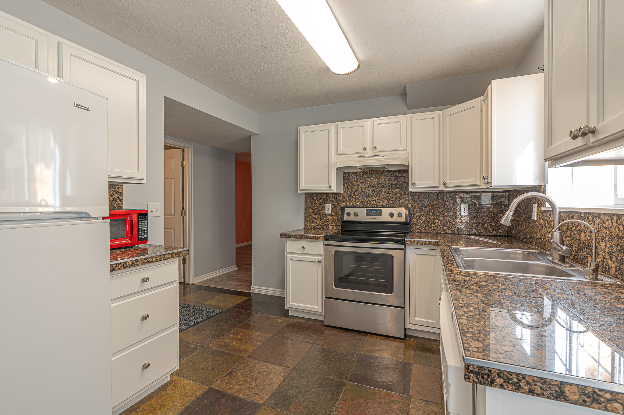 VICTORIAN VILLAGE - Residential