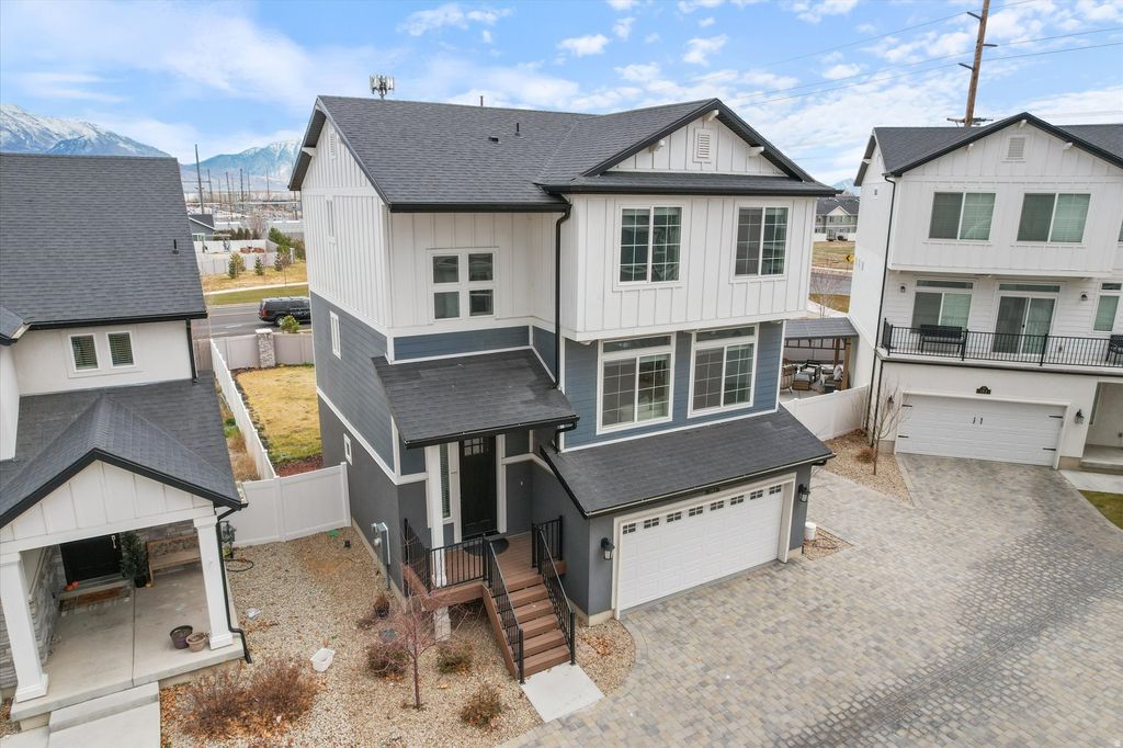 Photo of 197 E BRUSHY CANYON ST, Saratoga Springs, UT 84045 (MLS # 2128099)