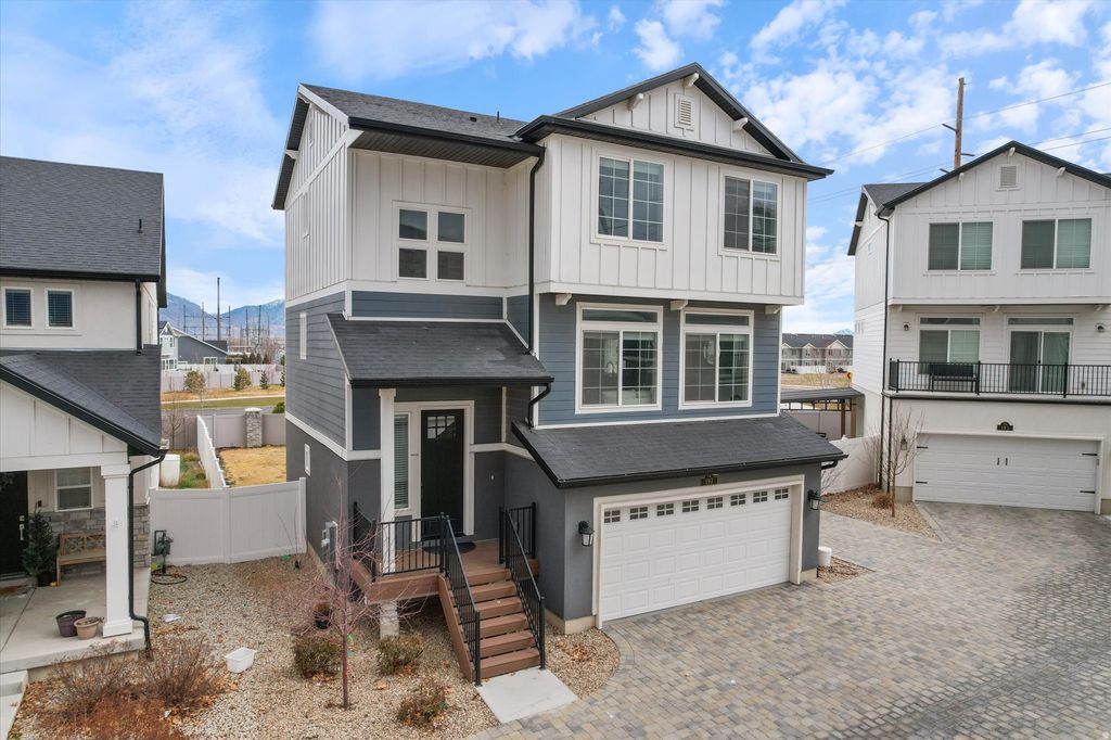 Photo of 197 E BRUSHY CANYON ST, Saratoga Springs, UT 84045 (MLS # 2128099)