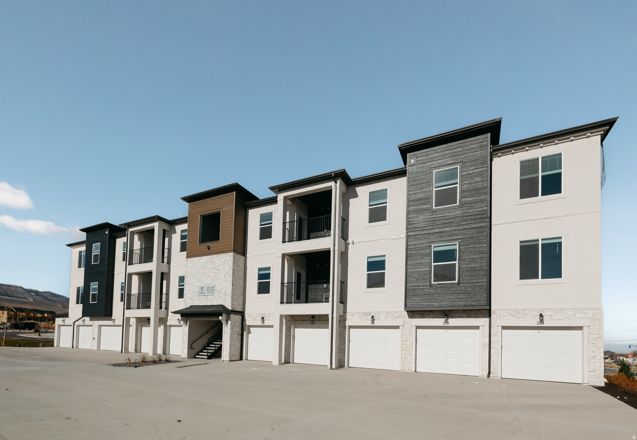 MT. RAINIER - Residential