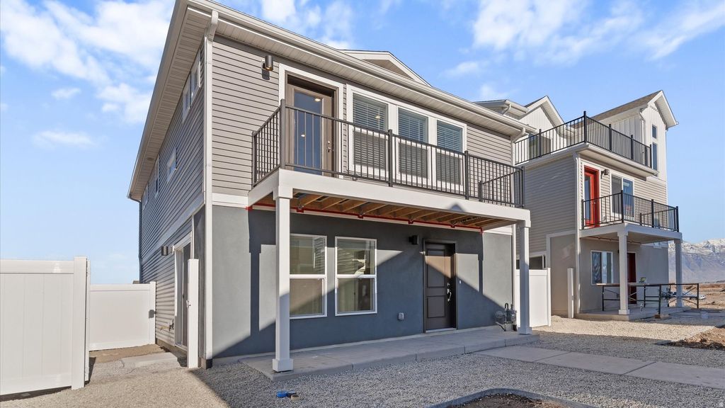 Photo of 41 N JORDAN RIVER WAY, Saratoga Springs, UT 84045 (MLS # 2167765)