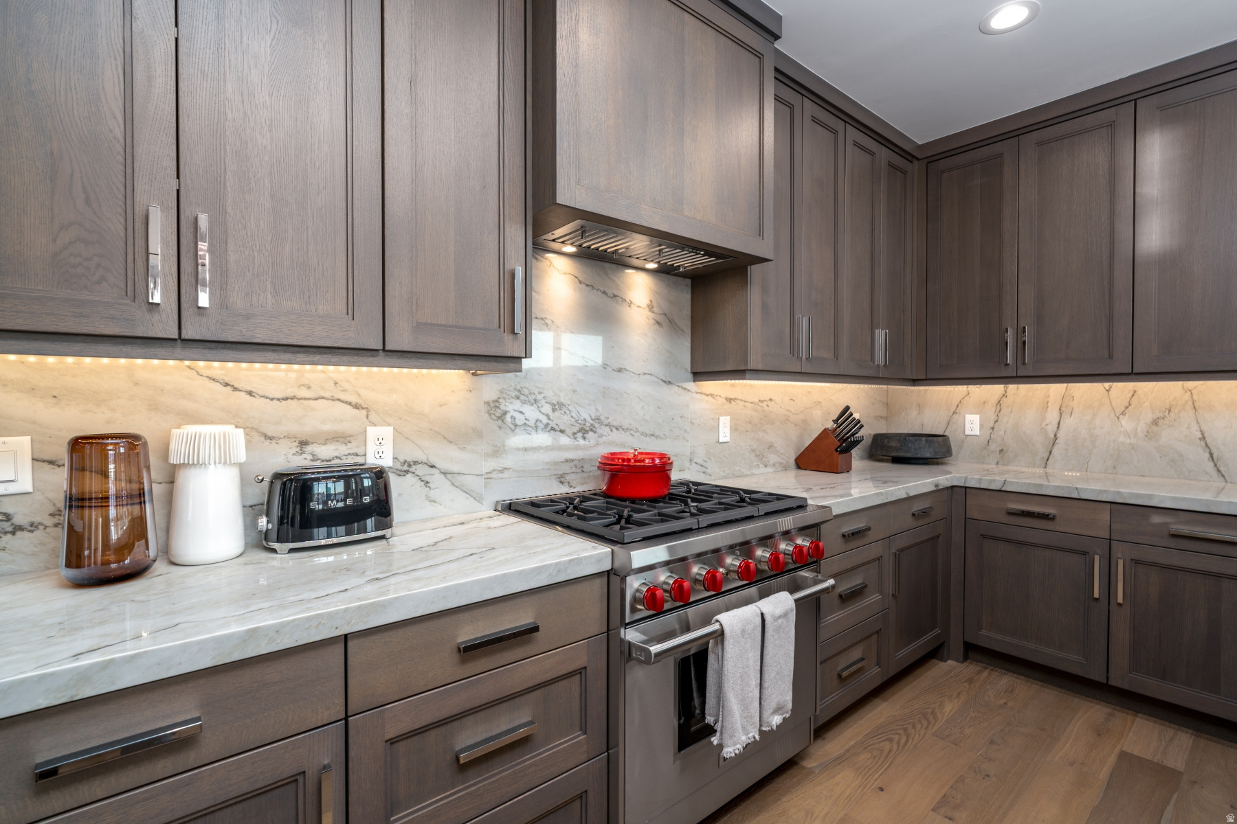 CLUBHOUSE VILLAS - Residential