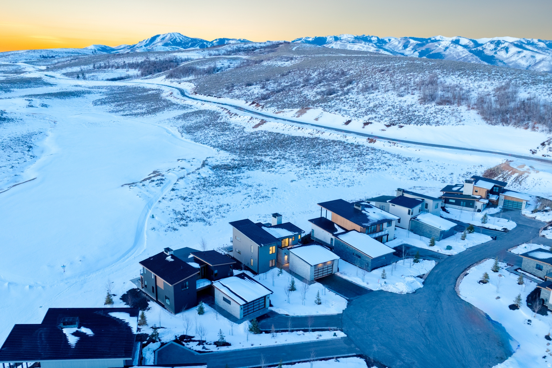 CLUBHOUSE VILLAS - Residential