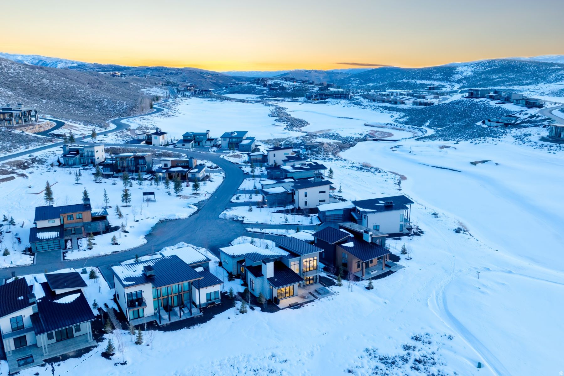 CLUBHOUSE VILLAS - Residential