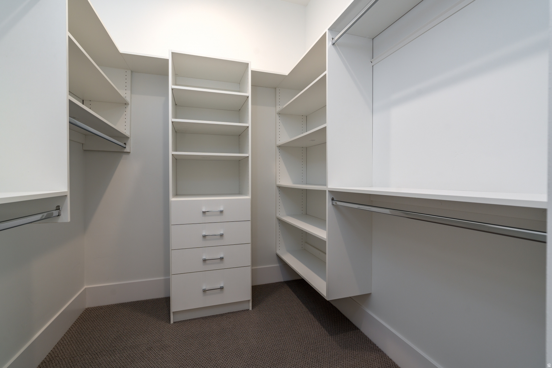 CLUBHOUSE VILLAS - Residential