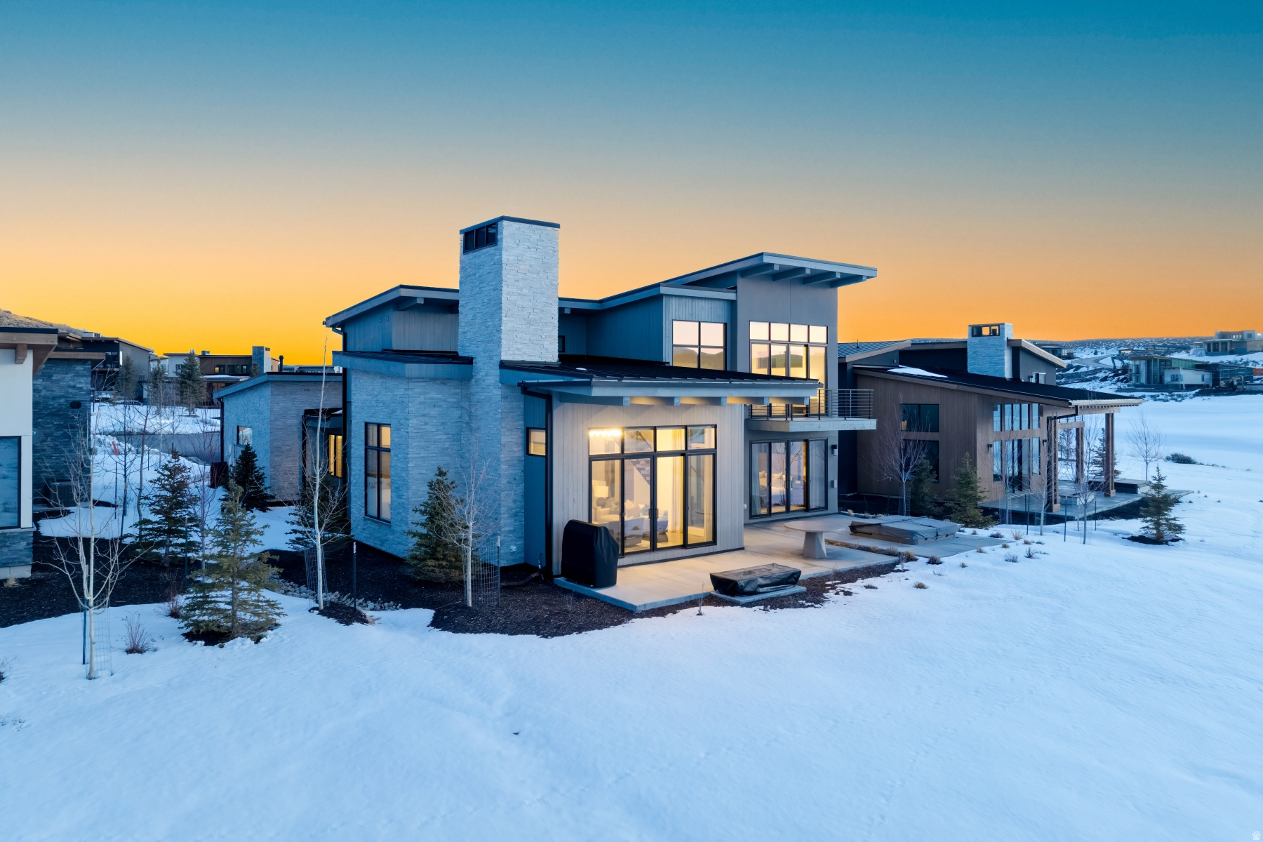 CLUBHOUSE VILLAS - Residential