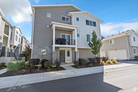 Photo of 15237 S TACK WAY, Bluffdale, UT 84065 (MLS # 2118705)