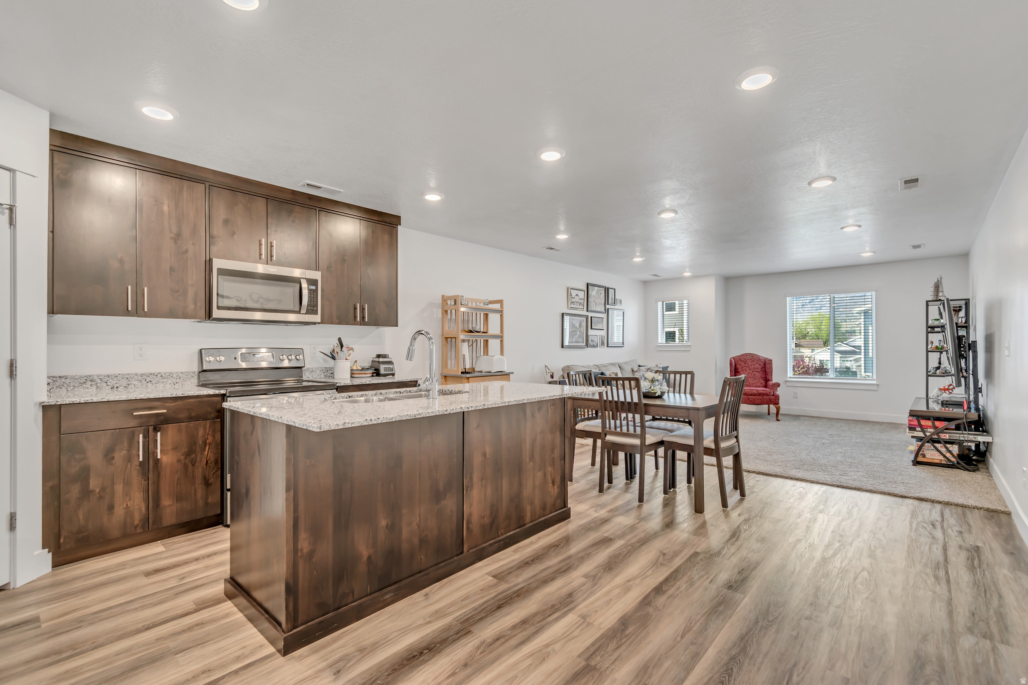 PROMINENCE POINT SUB - Residential