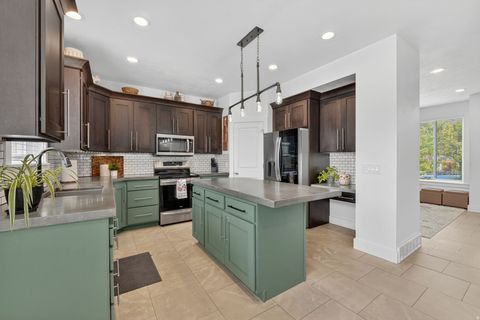 Tiny photo for 6800 S GREENDALE RD, Cottonwood Heights, UT 84121 (MLS # 2154514)