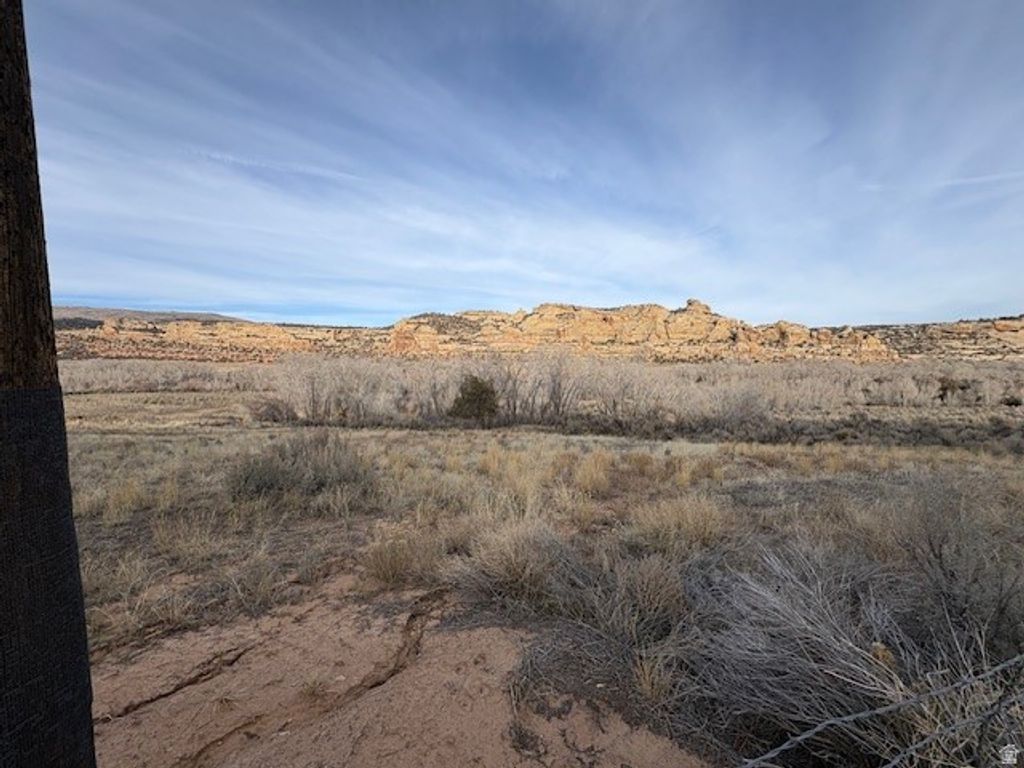 Photo of 5846 N N DRY FORK CANYON RD RD W, Vernal, UT 84078 (MLS # 2132782)