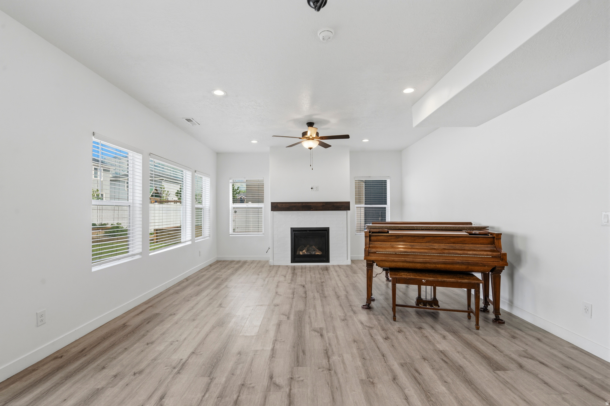 WOODLAND VIEW - Residential
