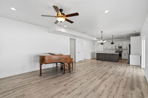 Tiny photo for 244 N 200 E, Salem, UT 84653 (MLS # 2161728)