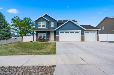 Homes For Sale - 244 N 200<br/> Salem, UT 84653