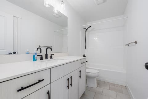 Tiny photo for 244 N 200 E, Salem, UT 84653 (MLS # 2161728)
