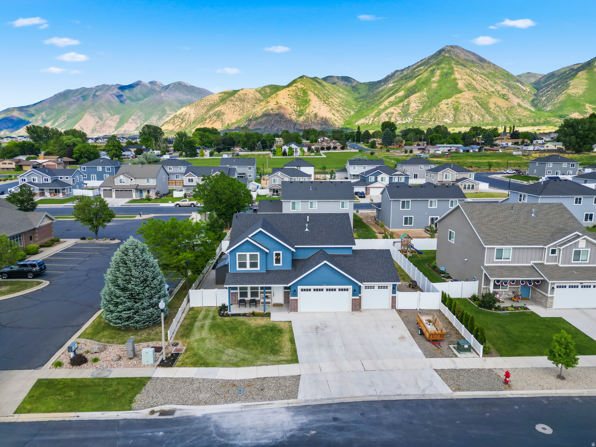 WOODLAND VIEW - Residential