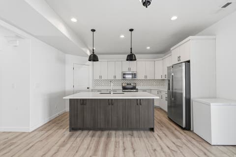Tiny photo for 244 N 200 E, Salem, UT 84653 (MLS # 2161728)