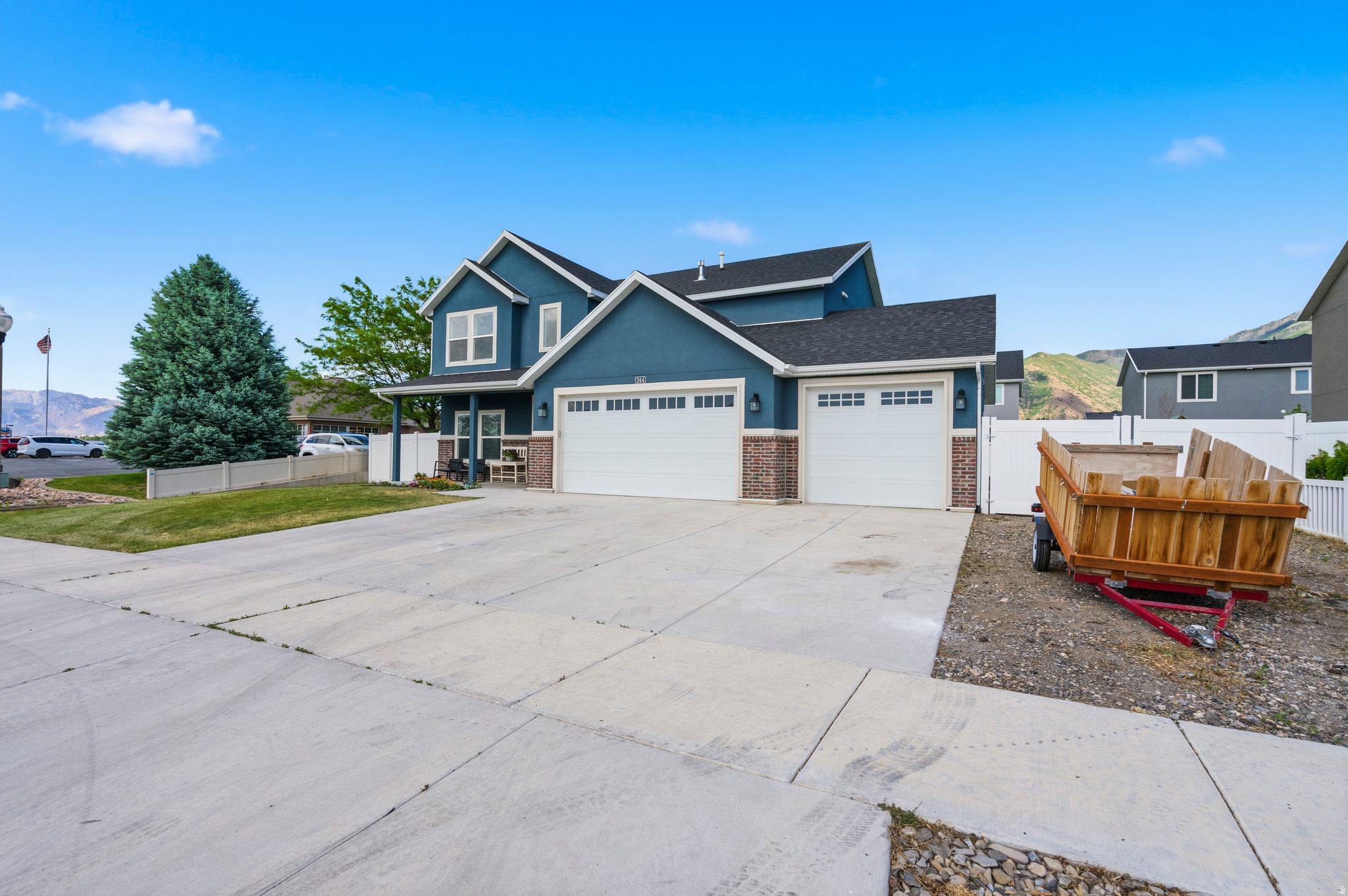 WOODLAND VIEW - Residential