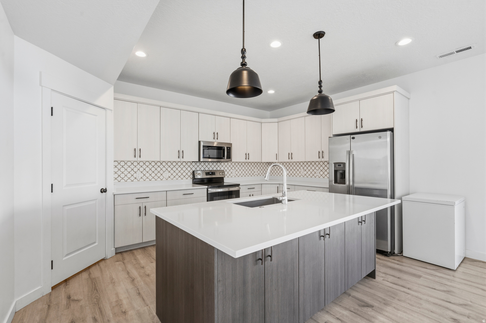 WOODLAND VIEW - Residential