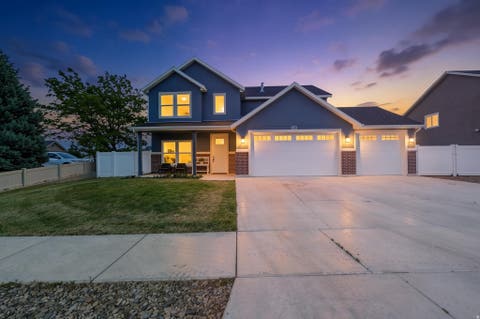 Homes For Sale - 244 N 200<br/> Salem, UT 84653