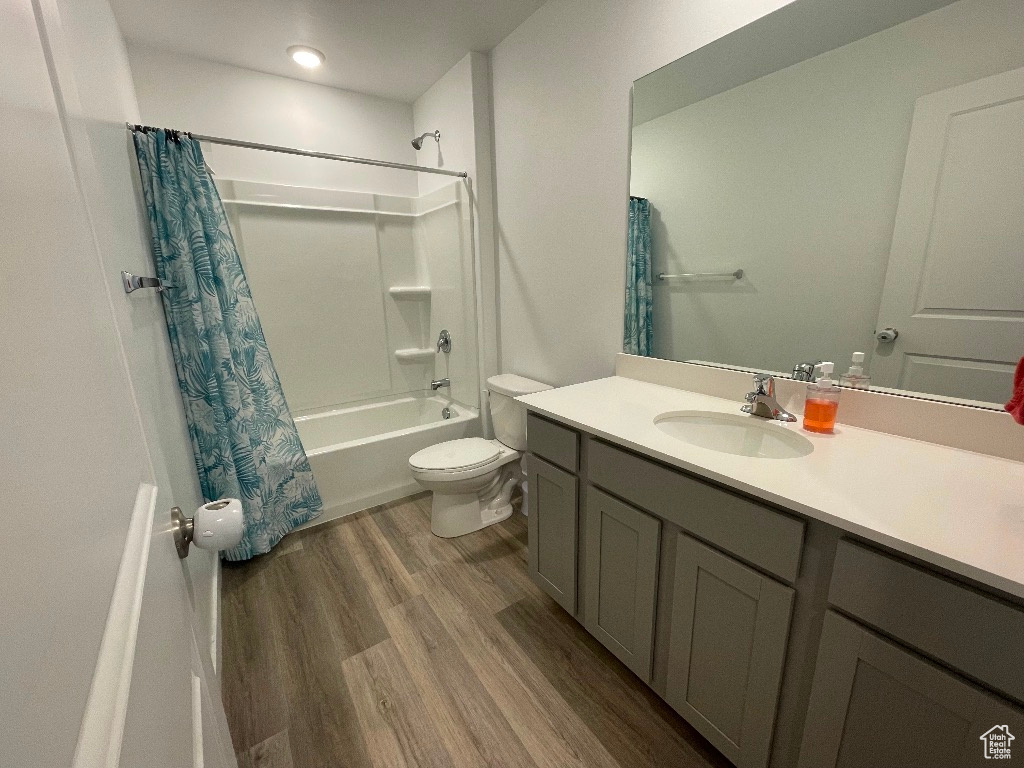 EAGLE POINT TOWNHOMES - Residential