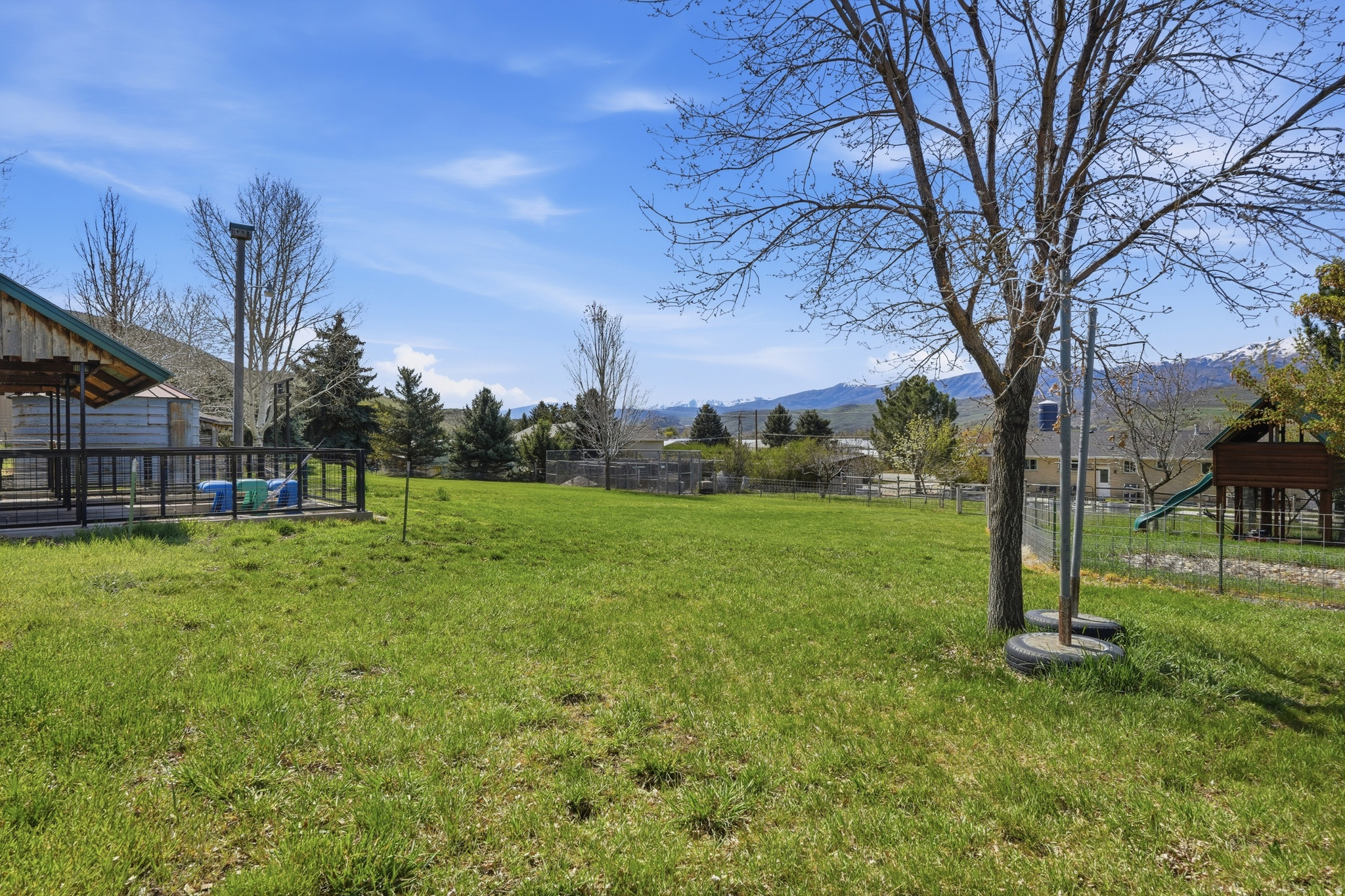 SPRING HOLLOW - Residential