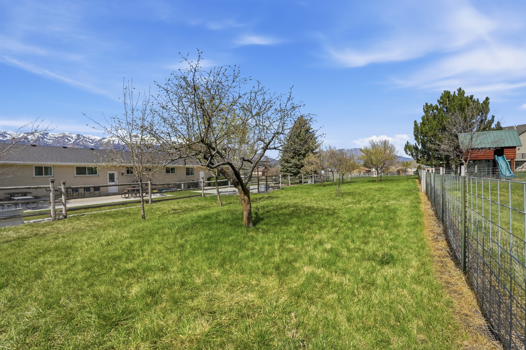 SPRING HOLLOW - Residential