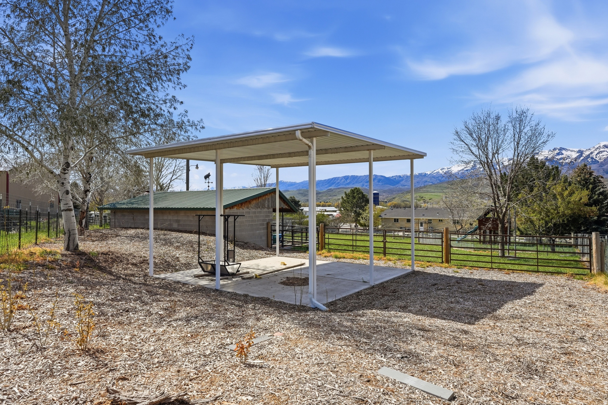 SPRING HOLLOW - Residential