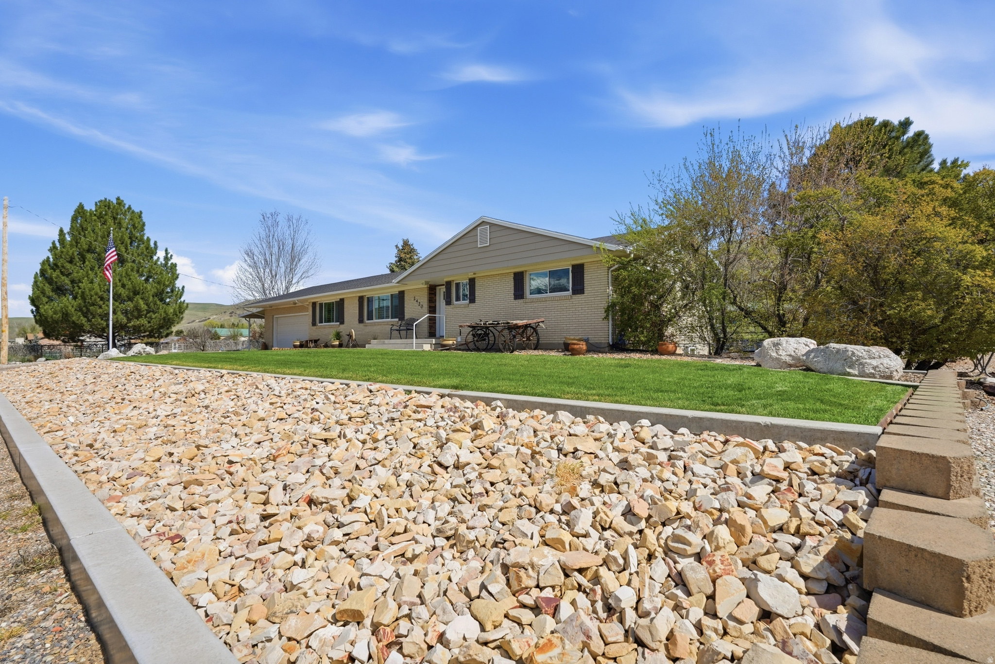 SPRING HOLLOW - Residential