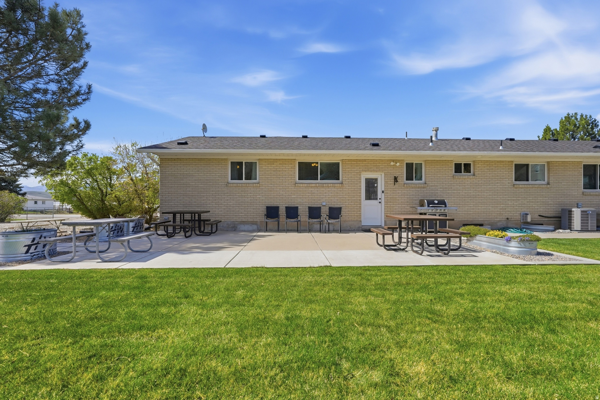 SPRING HOLLOW - Residential