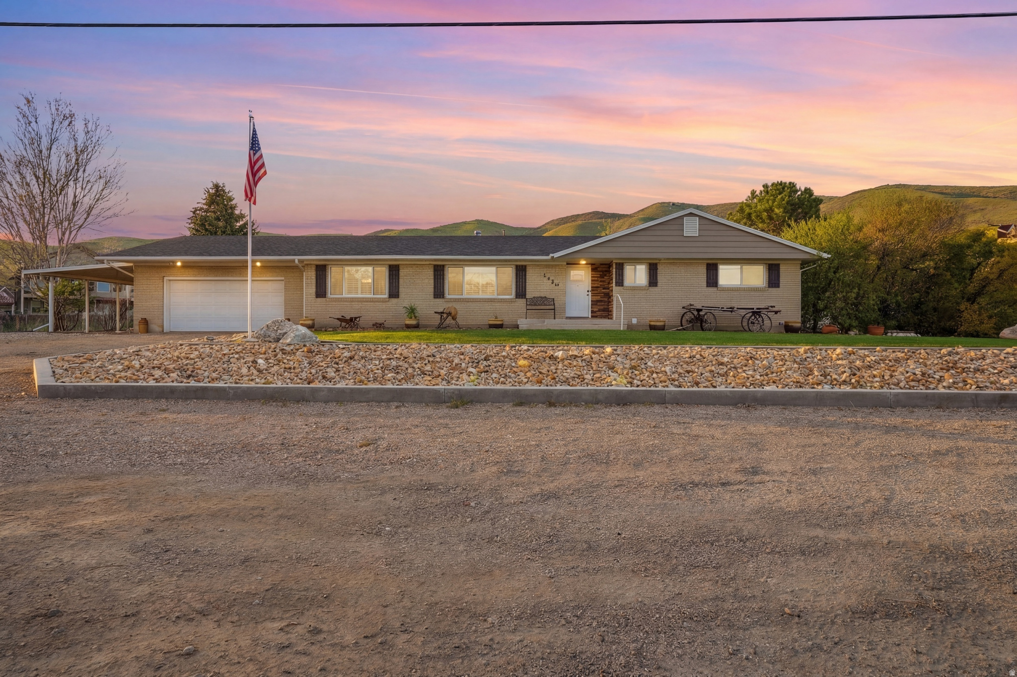 SPRING HOLLOW - Residential