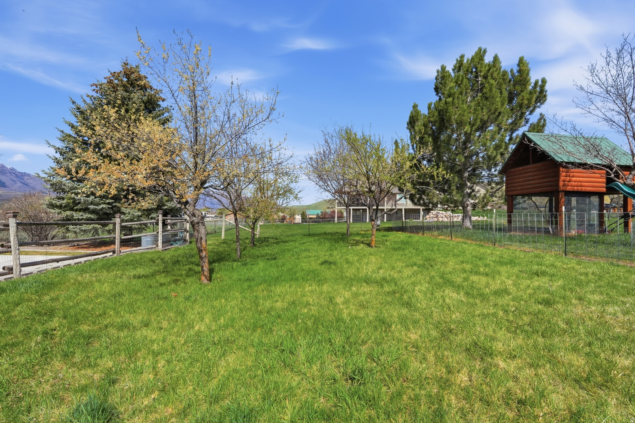 SPRING HOLLOW - Residential