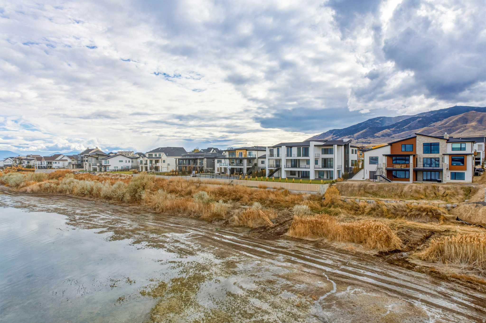 WILTSHIRE ESTATES - Residential