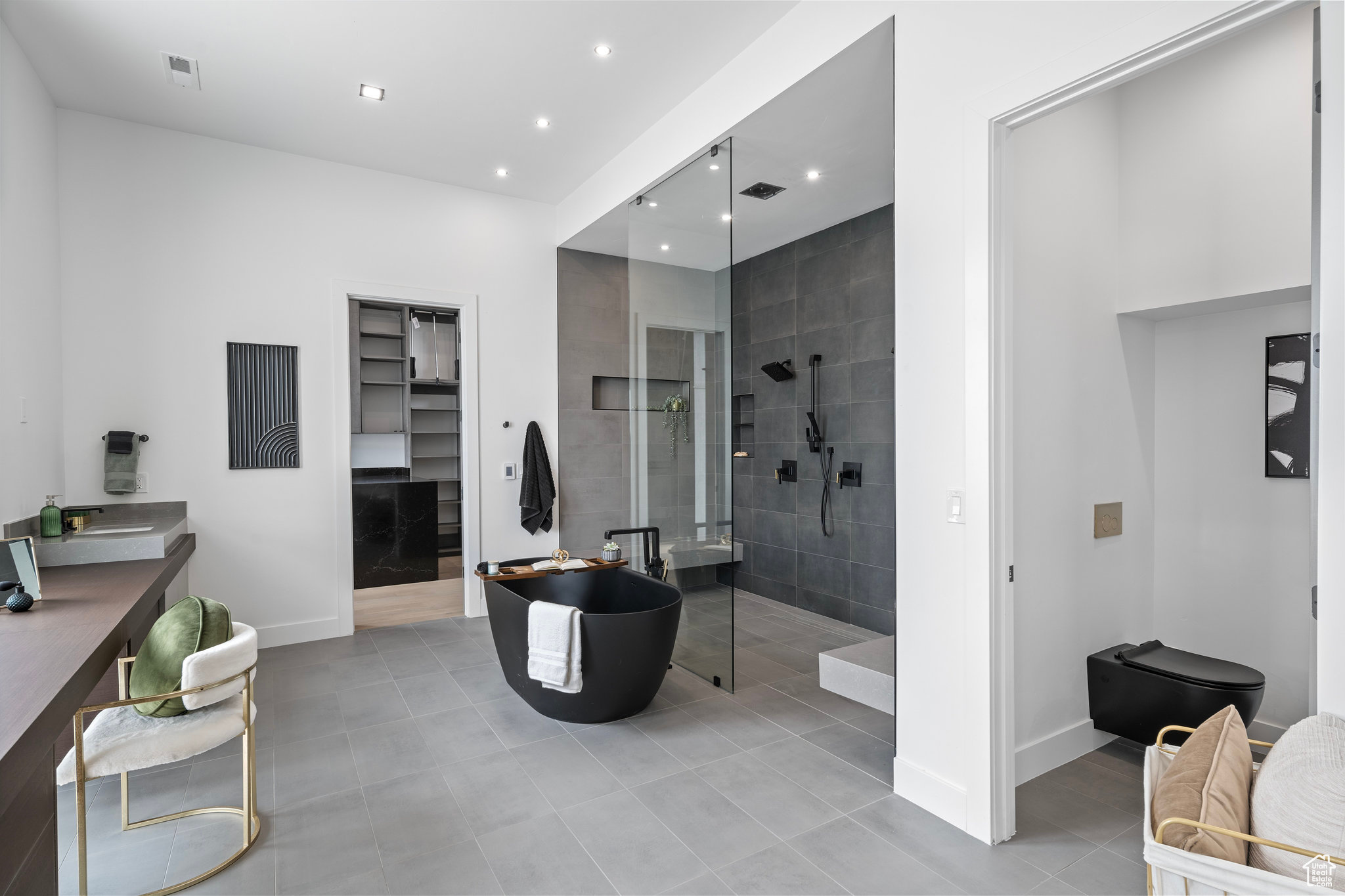 WILTSHIRE ESTATES - Residential