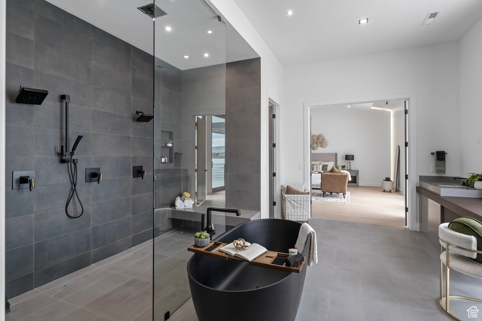 WILTSHIRE ESTATES - Residential