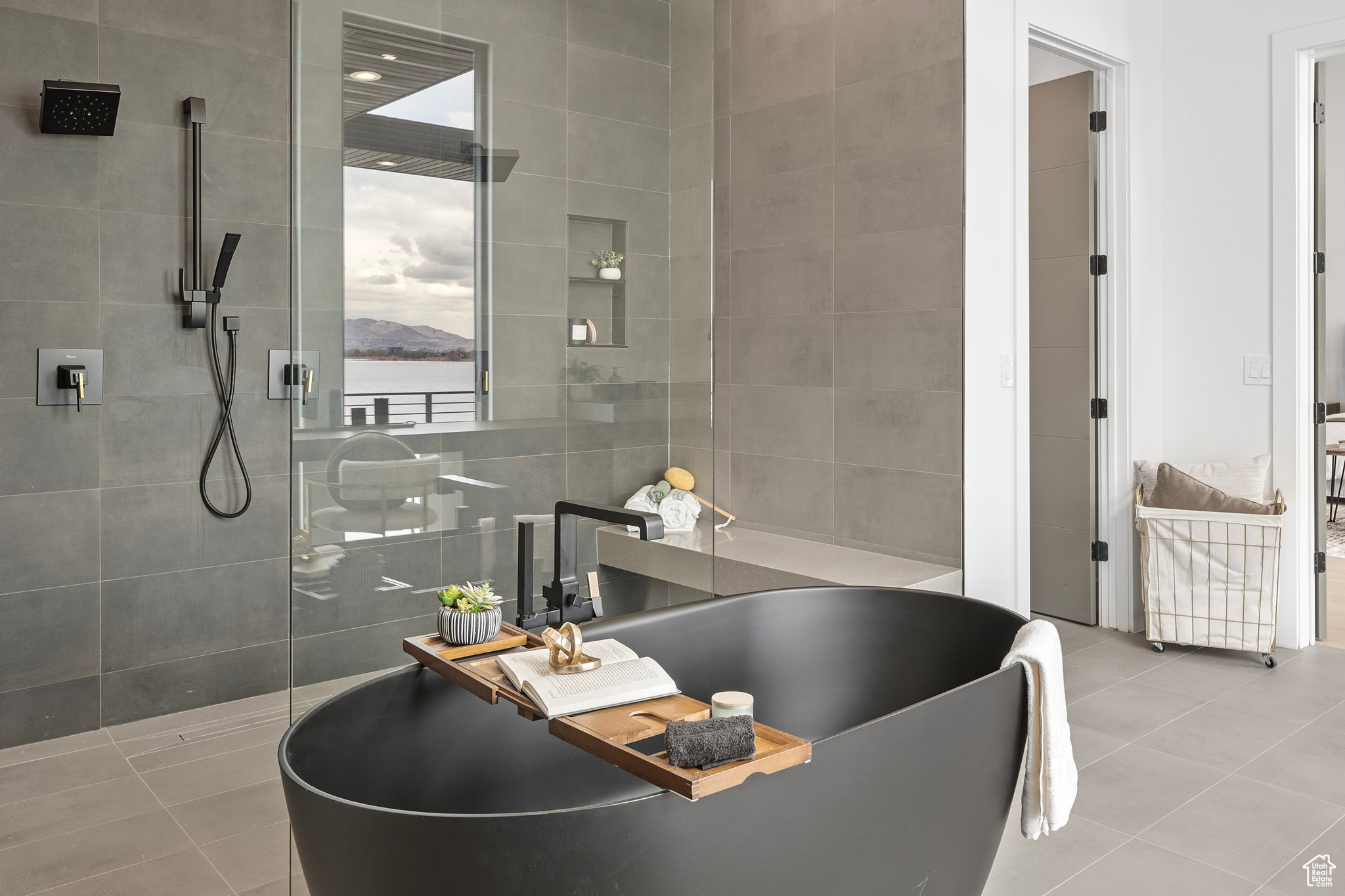 WILTSHIRE ESTATES - Residential