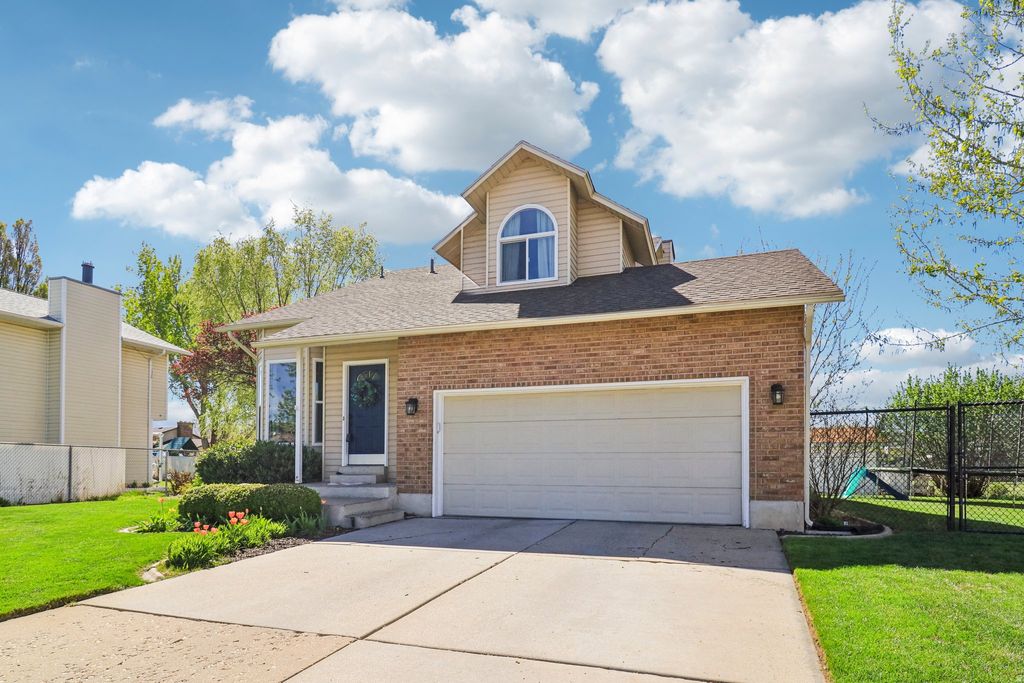 Photo of 1107 W 450 S, Layton, UT 84041 (MLS # 2148519)