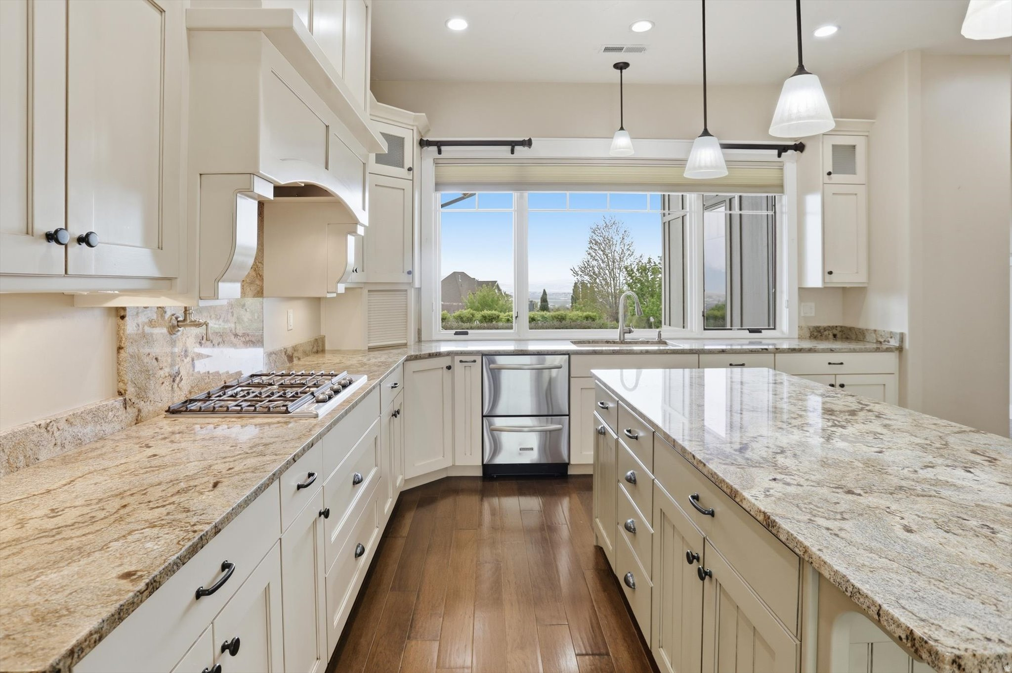 SHADOW BLUFF ESTATES - Residential