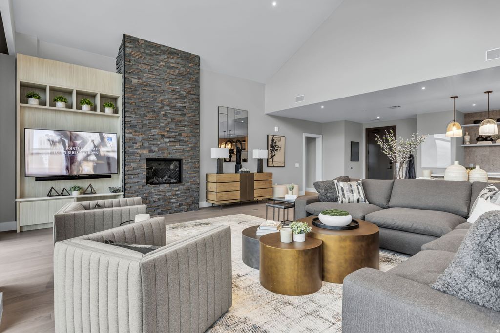 Photo of 1702 W GLENCOE WAY #8038, Deer Valley, UT 84060 (MLS # 2134621)