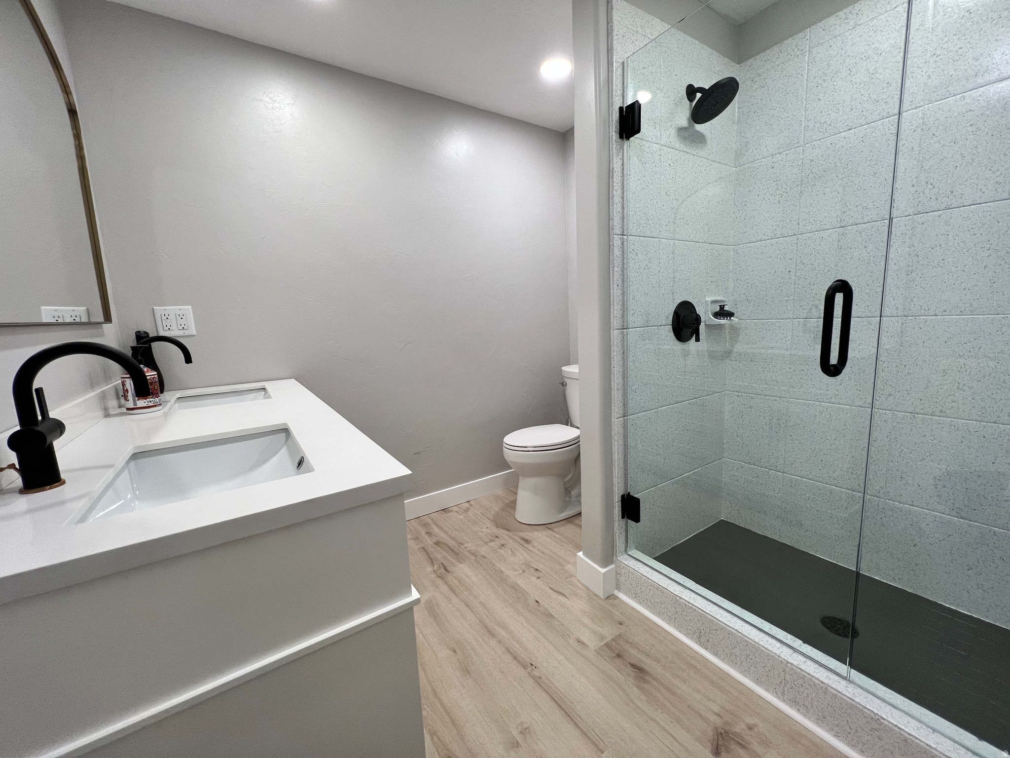 THE BENCHES - Residential