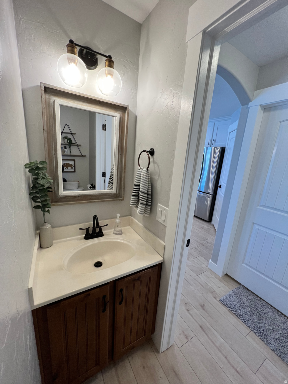 THE BENCHES - Residential