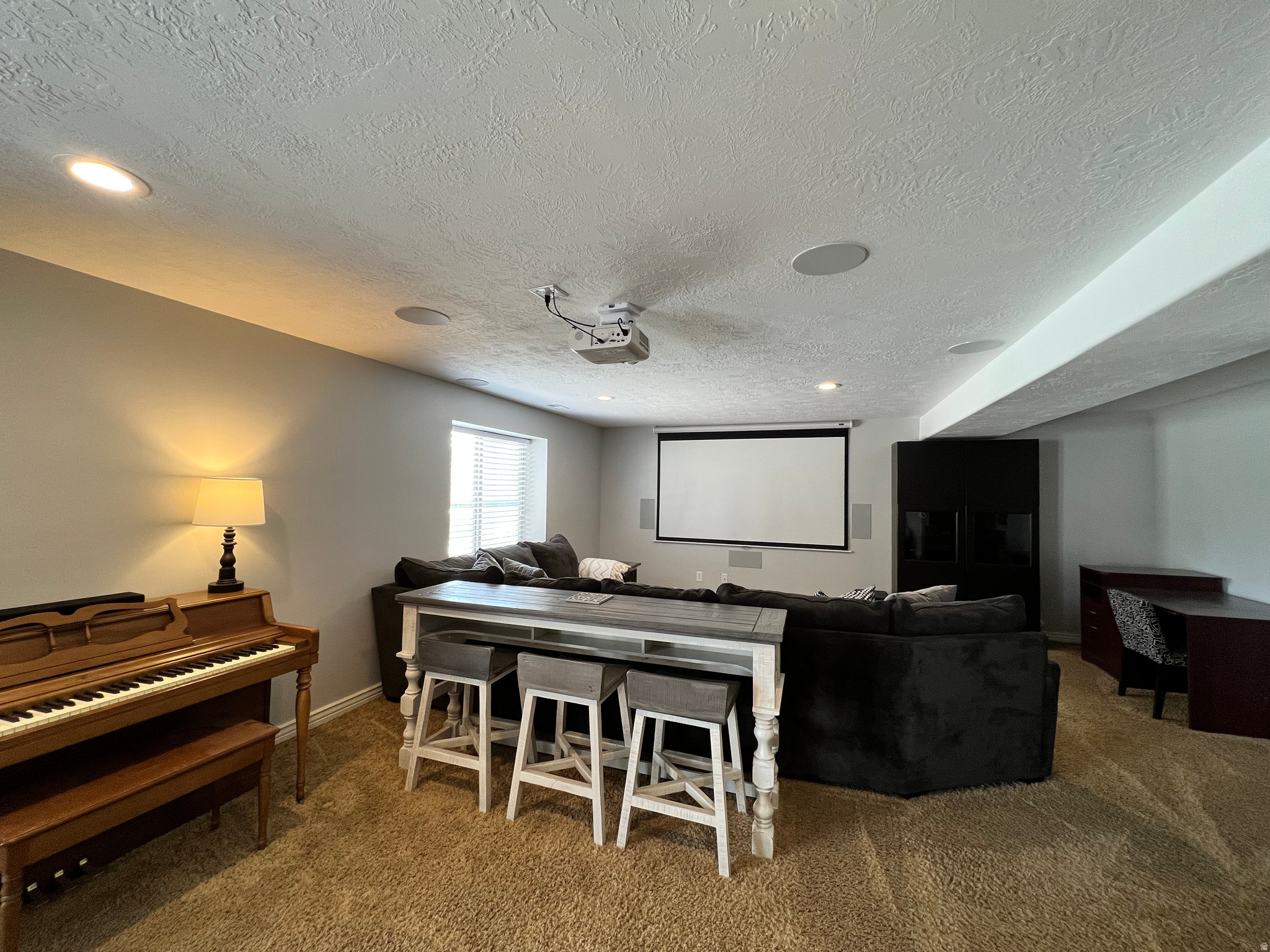 THE BENCHES - Residential