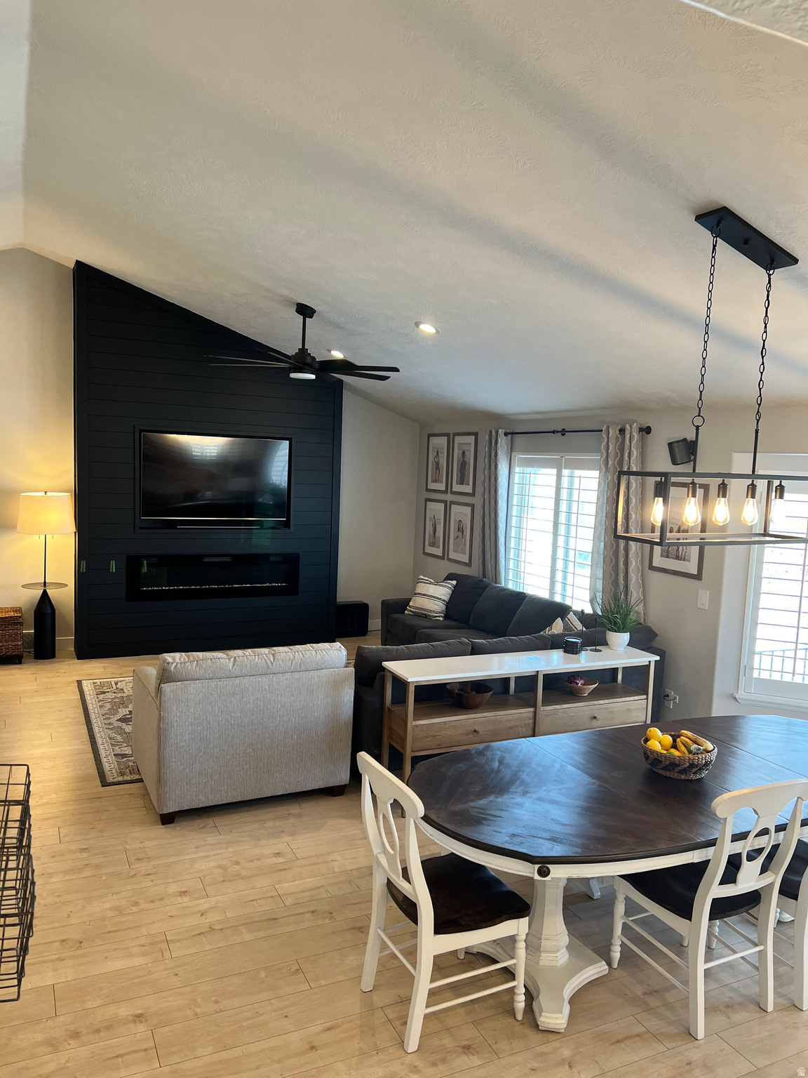 THE BENCHES - Residential