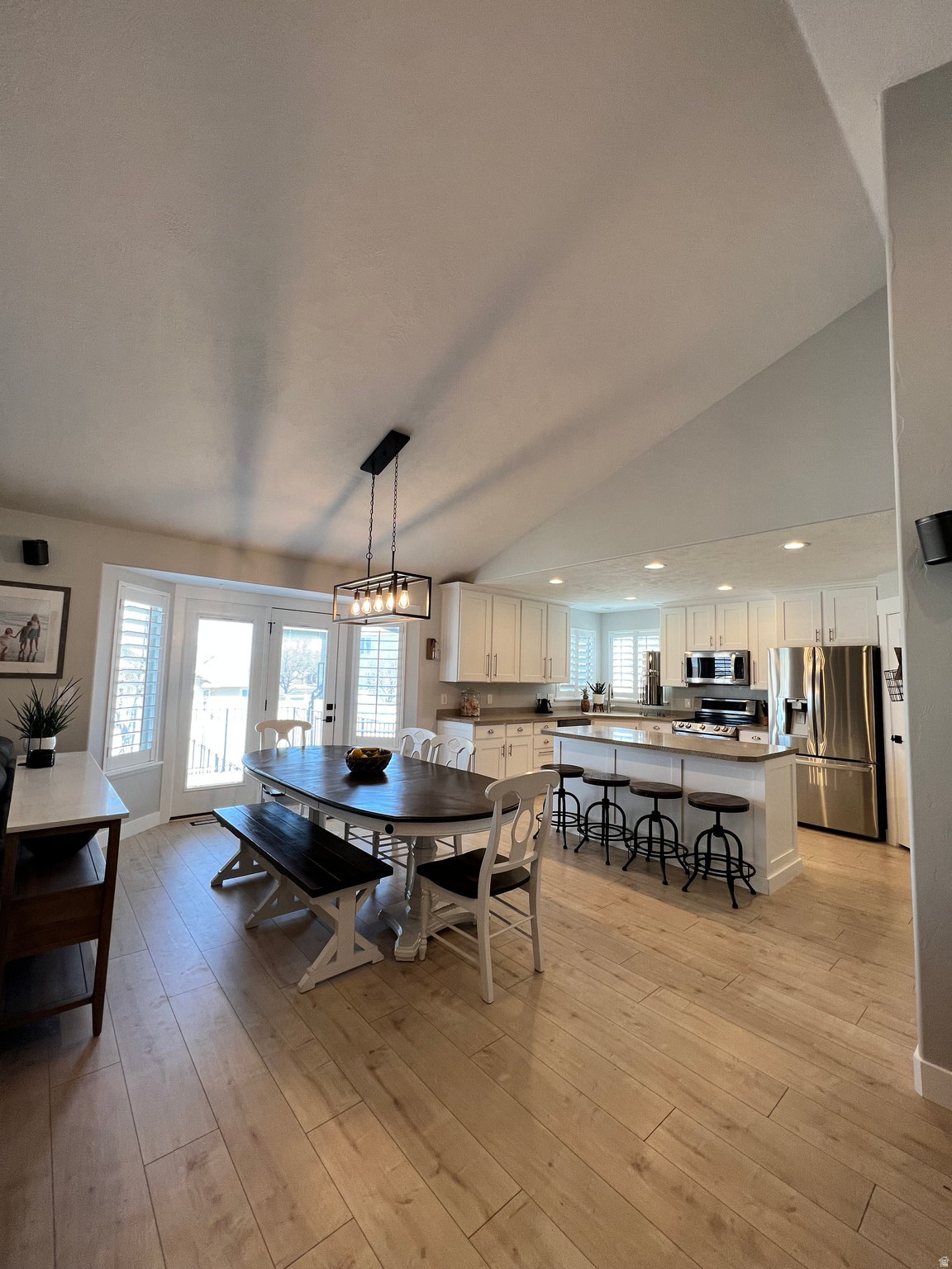 THE BENCHES - Residential