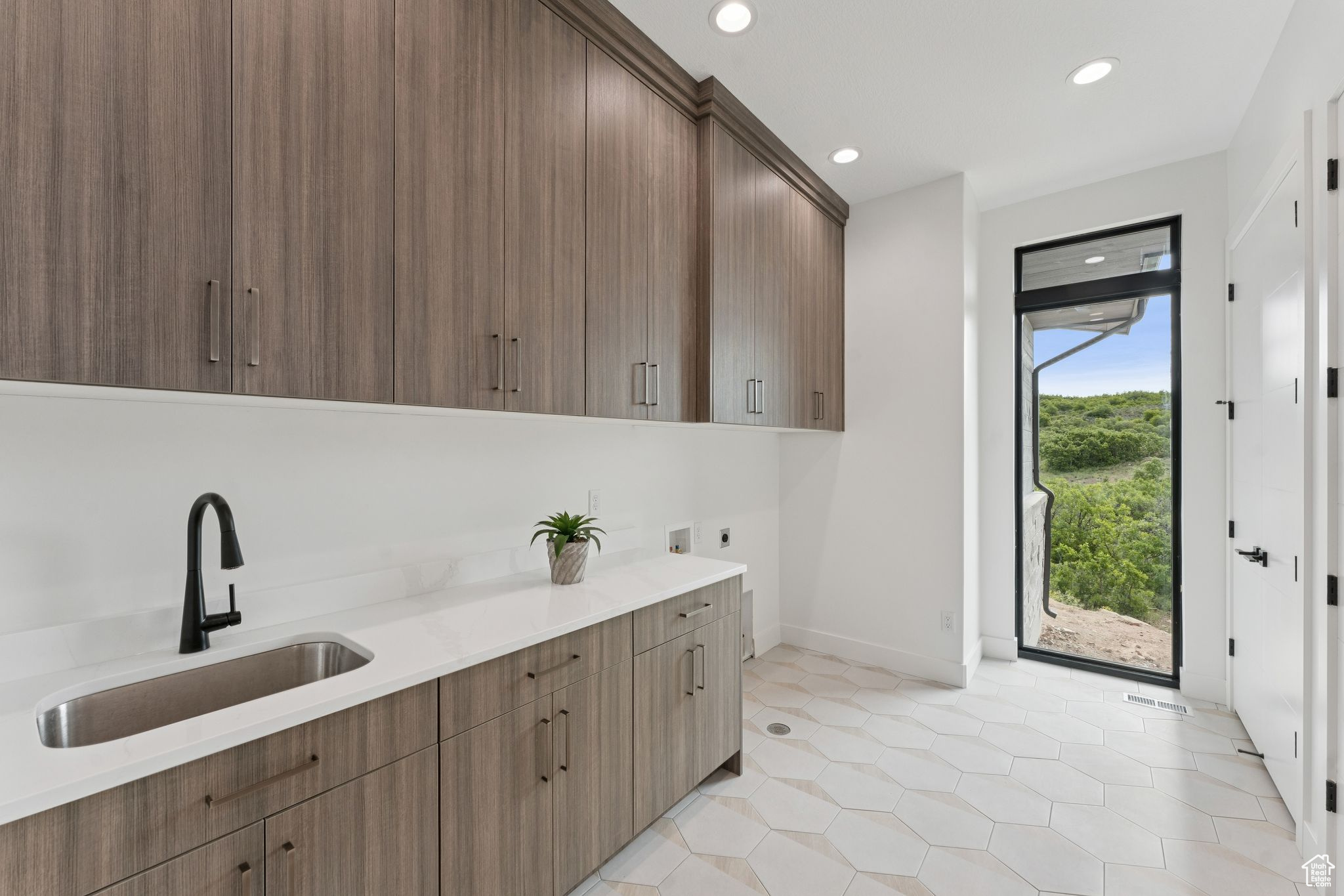 GOLDEN EAGLE - Residential