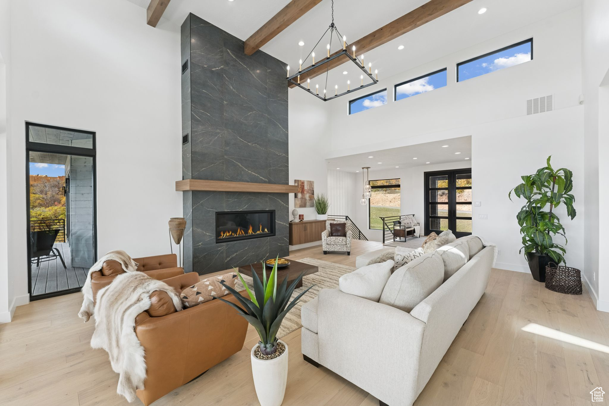 GOLDEN EAGLE - Residential