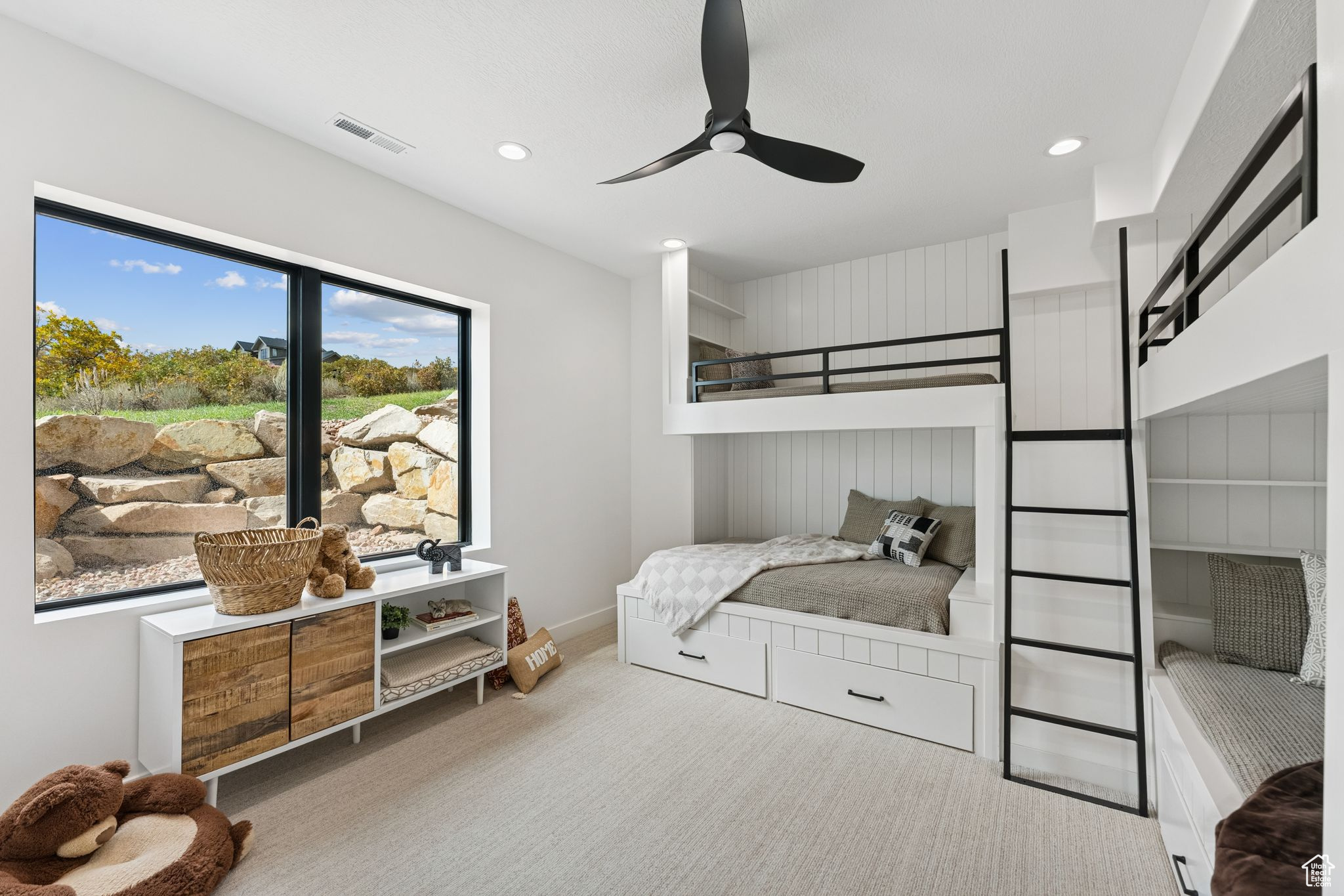 GOLDEN EAGLE - Residential