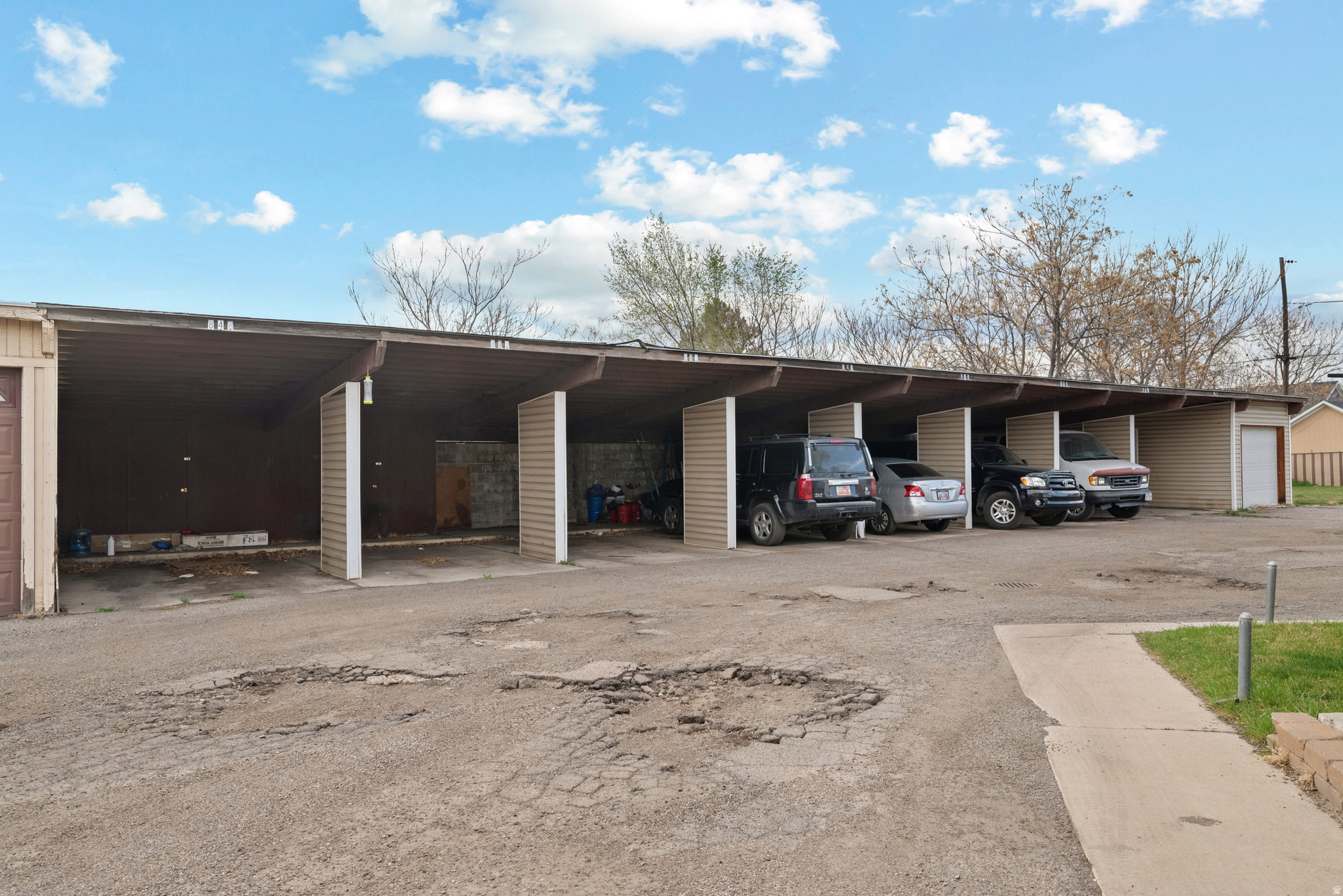 HOLLY LANE - Residential Income