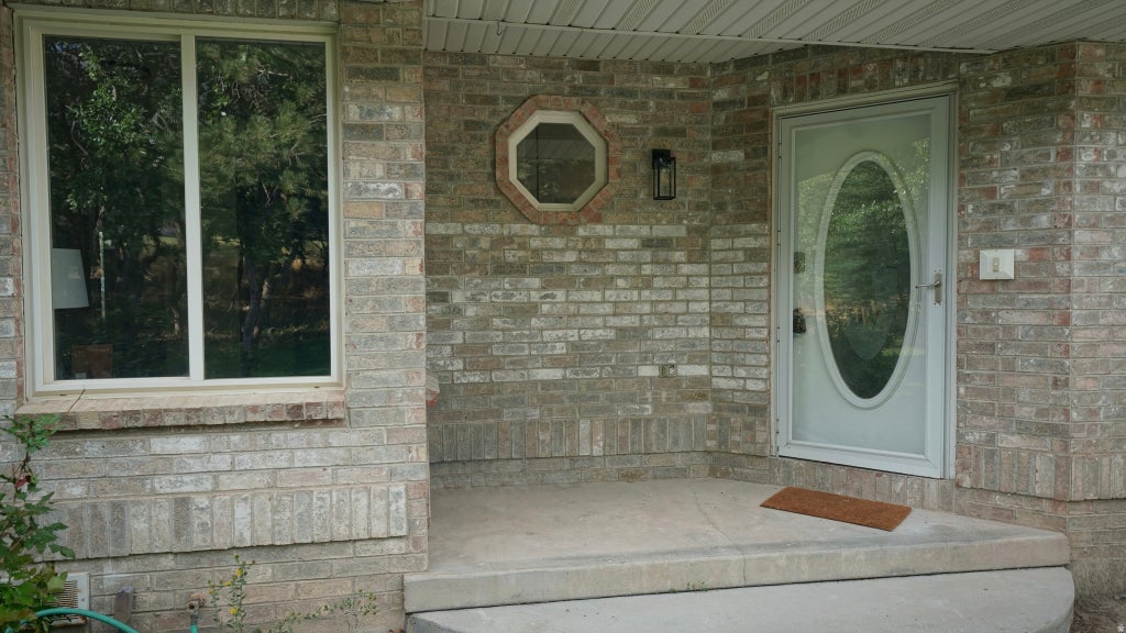 Photo of 195 S OAK DR, Woodland Hills, UT 84653 (MLS # 2186078)