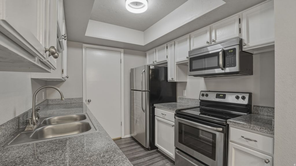 Photo of 1462 E FOXBORO DR #2, Millcreek, UT 84106 (MLS # 2149120)